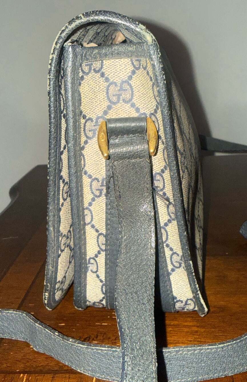 Authentic Vintage Gucci GG Supreme Crossbody Bag Navy Blue Monogram Canvas - Picture 4 of 11